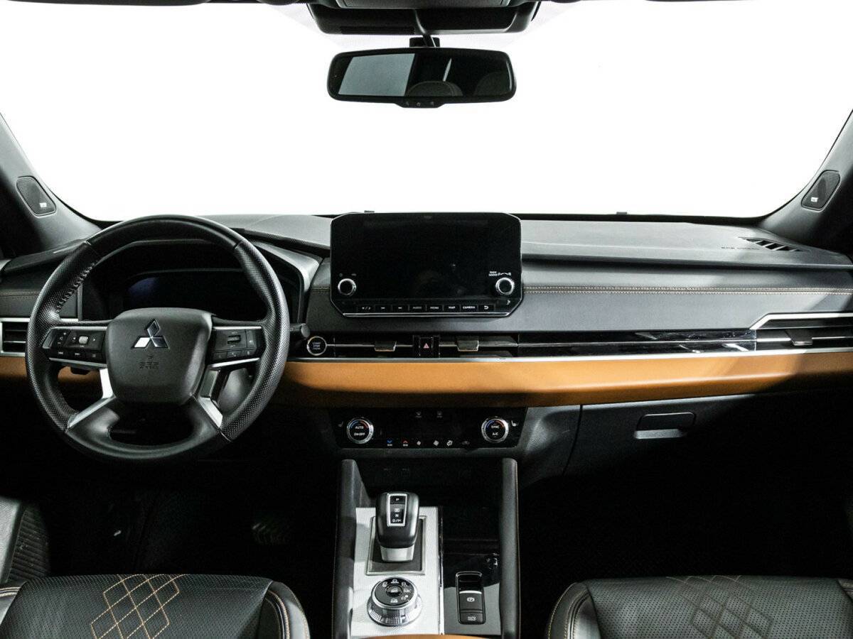 Купить Mitsubishi Outlander с пробегом. Фото: #12