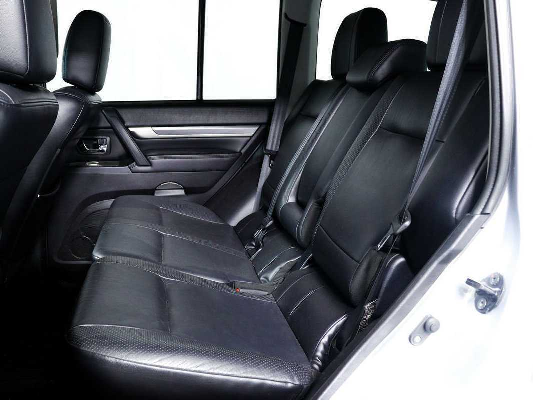 Купить Mitsubishi Pajero с пробегом. Фото: #9