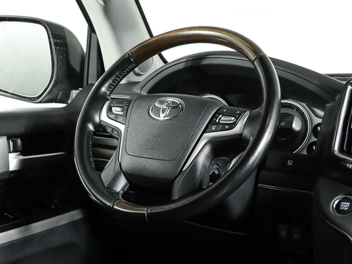 Купить Toyota Land Cruiser с пробегом. Фото: #13