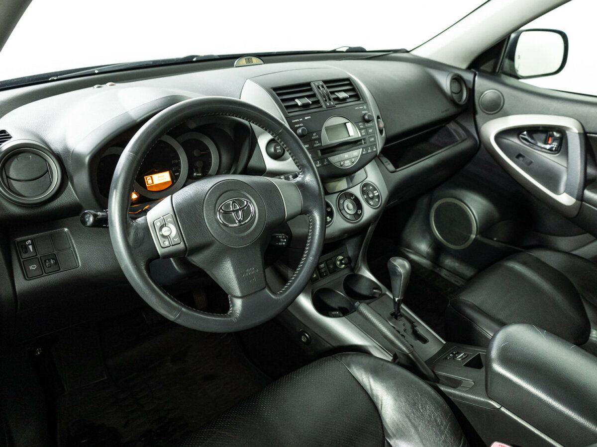 Купить Toyota RAV4 с пробегом. Фото: #10