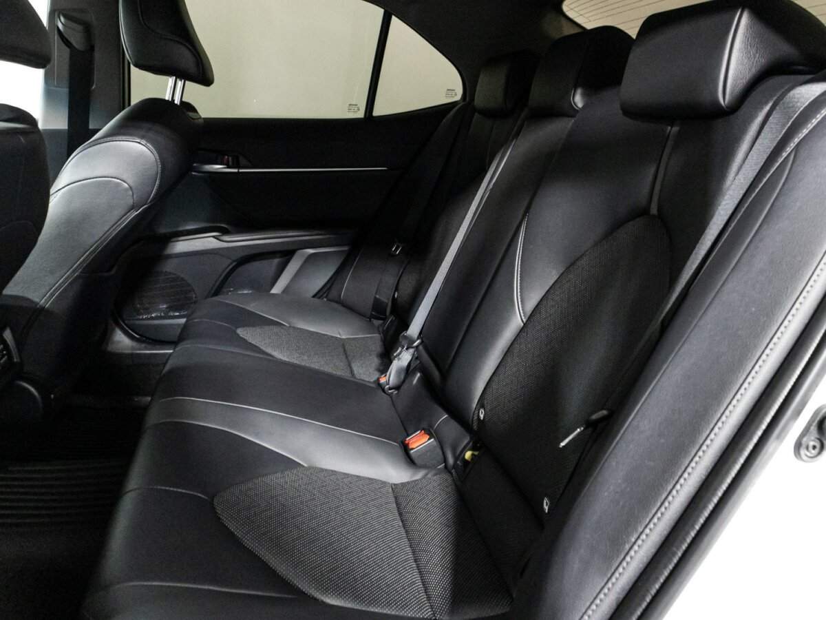 Купить Toyota Camry с пробегом. Фото: #9