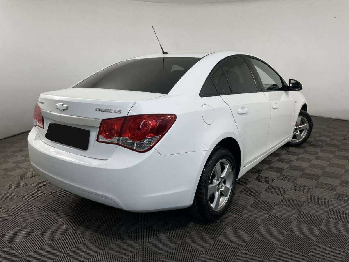 Купить Chevrolet Cruze с пробегом. Фото: #4