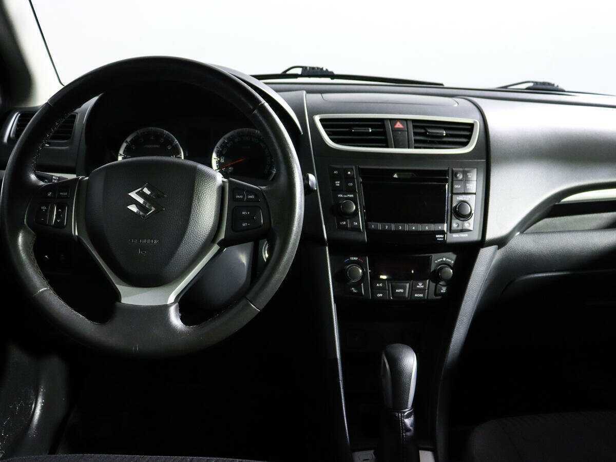Купить Suzuki Swift с пробегом. Фото: #11
