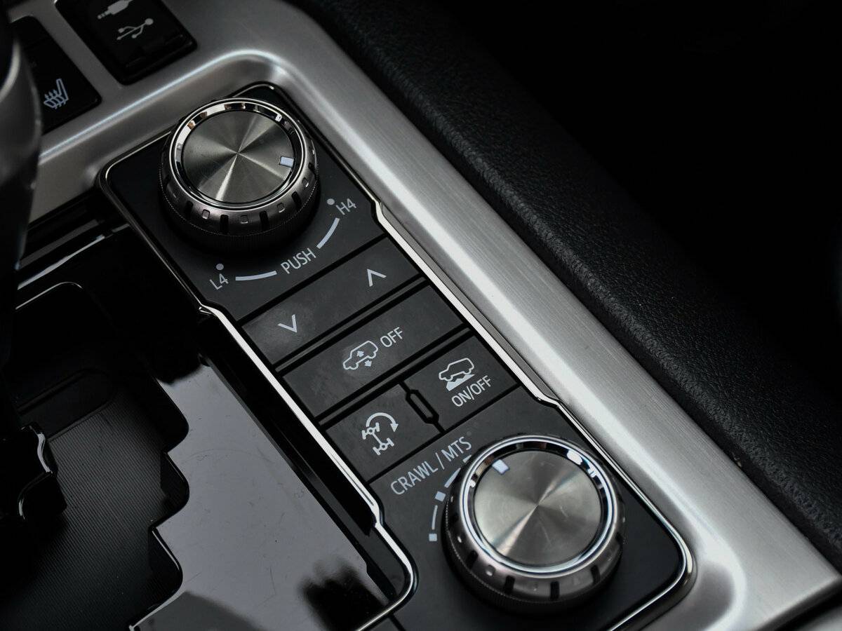 Купить Toyota Land Cruiser с пробегом. Фото: #23
