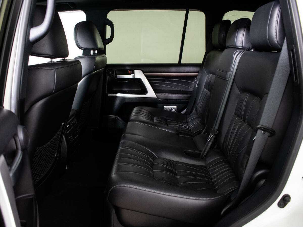 Купить Toyota Land Cruiser с пробегом. Фото: #7