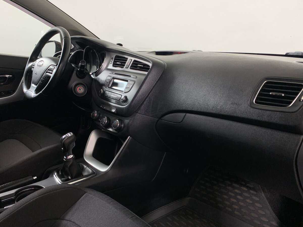 Купить Kia Ceed с пробегом. Фото: #10