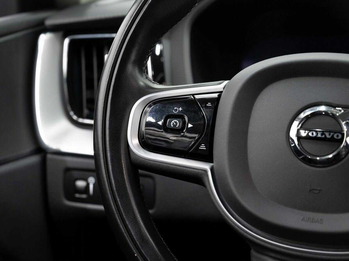 Купить Volvo XC60 с пробегом. Фото: #17