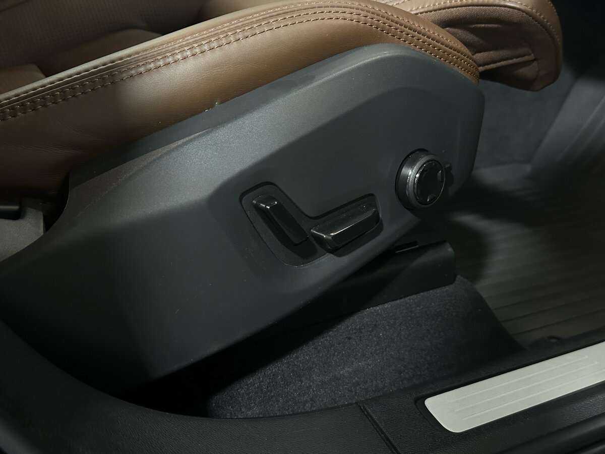 Купить Volvo XC60 с пробегом. Фото: #25
