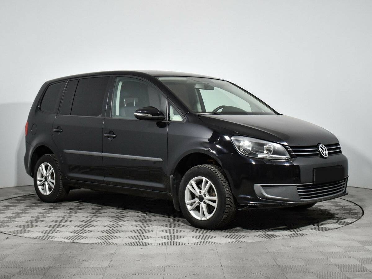 Купить Volkswagen Touran с пробегом. Фото: #2