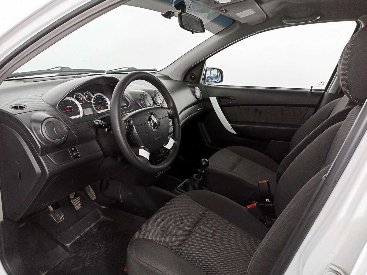 Купить Chevrolet Aveo с пробегом. Фото: #10