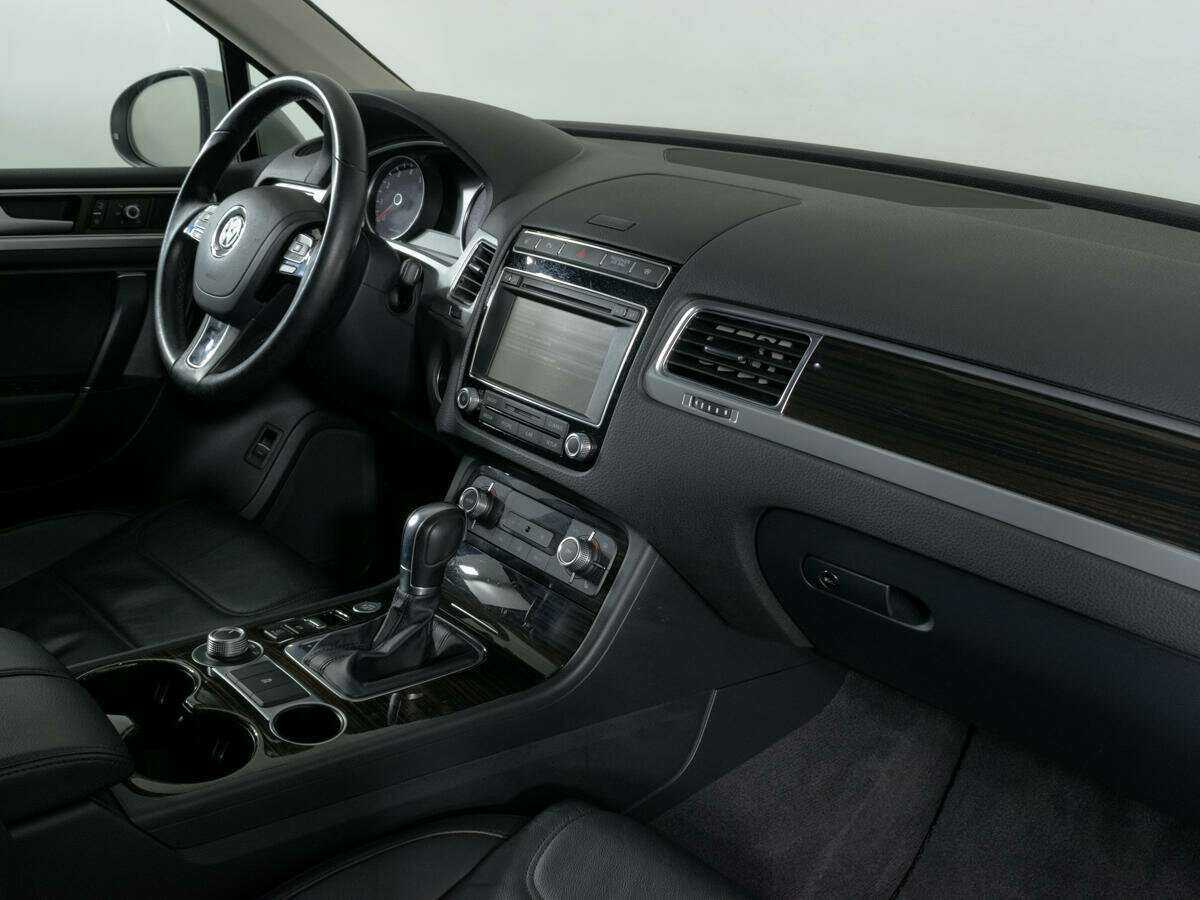 Купить Volkswagen Touareg с пробегом. Фото: #8