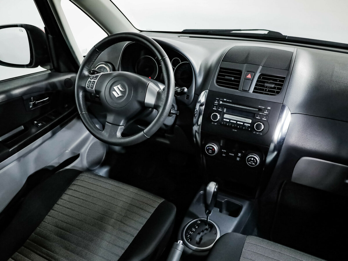 Купить Suzuki SX4 с пробегом. Фото: #4