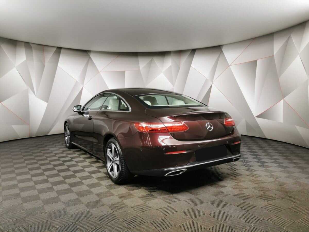 Купить Mercedes-Benz E-Класс с пробегом. Фото: #3