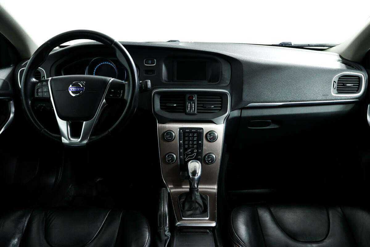 Купить Volvo V40 Cross Country с пробегом. Фото: #10