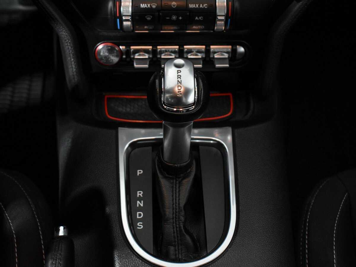 Купить Ford Mustang с пробегом. Фото: #8