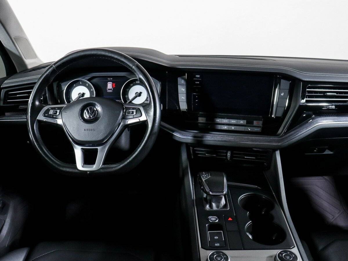 Купить Volkswagen Touareg с пробегом. Фото: #6