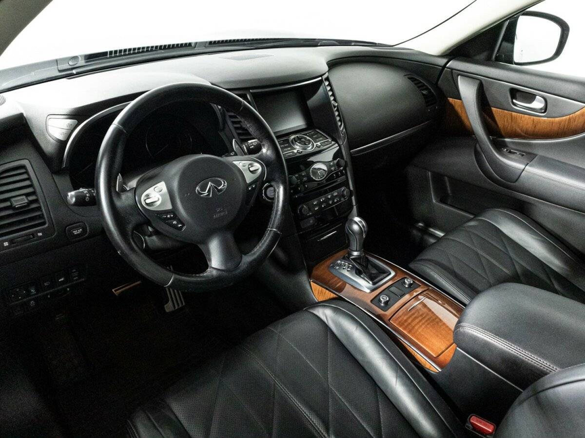Купить Infiniti QX70 с пробегом. Фото: #10