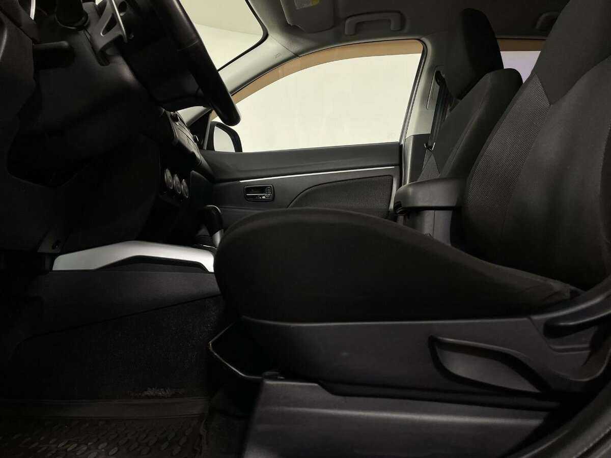 Купить Mitsubishi ASX с пробегом. Фото: #9