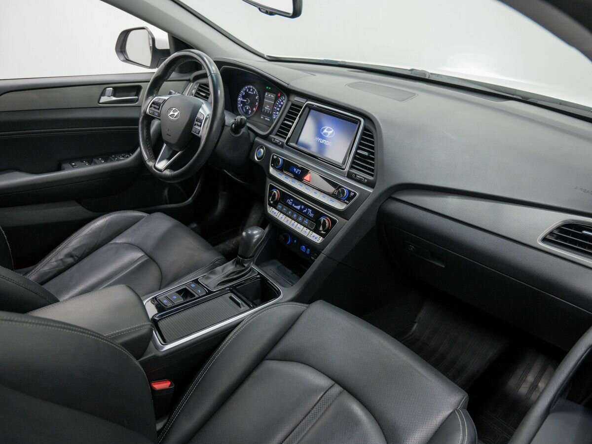 Купить Hyundai Sonata с пробегом. Фото: #10