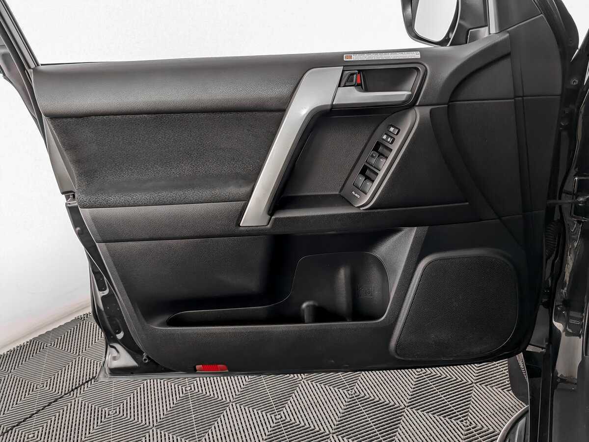 Купить Toyota Land Cruiser Prado с пробегом. Фото: #13