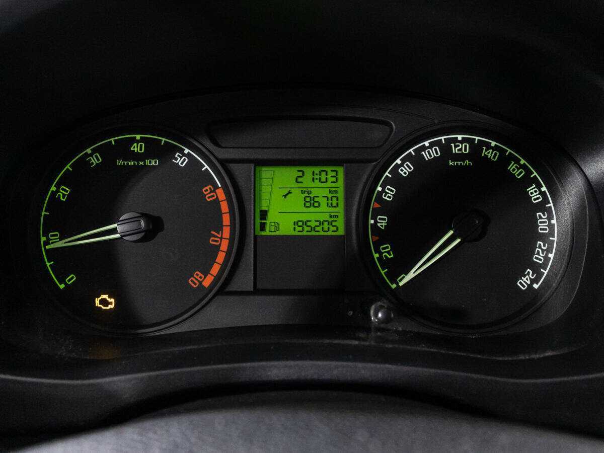 Купить Skoda Fabia с пробегом. Фото: #11