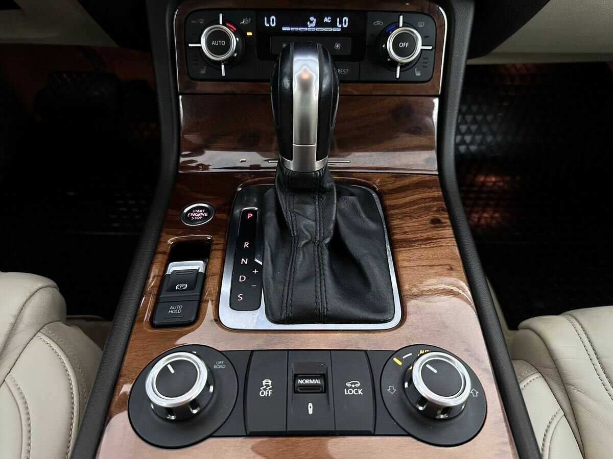 Купить Volkswagen Touareg с пробегом. Фото: #14