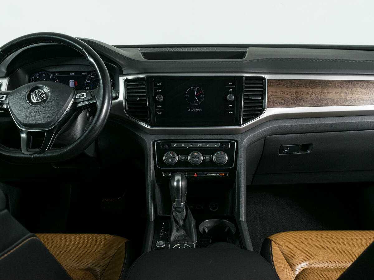 Купить Volkswagen Teramont с пробегом. Фото: #11