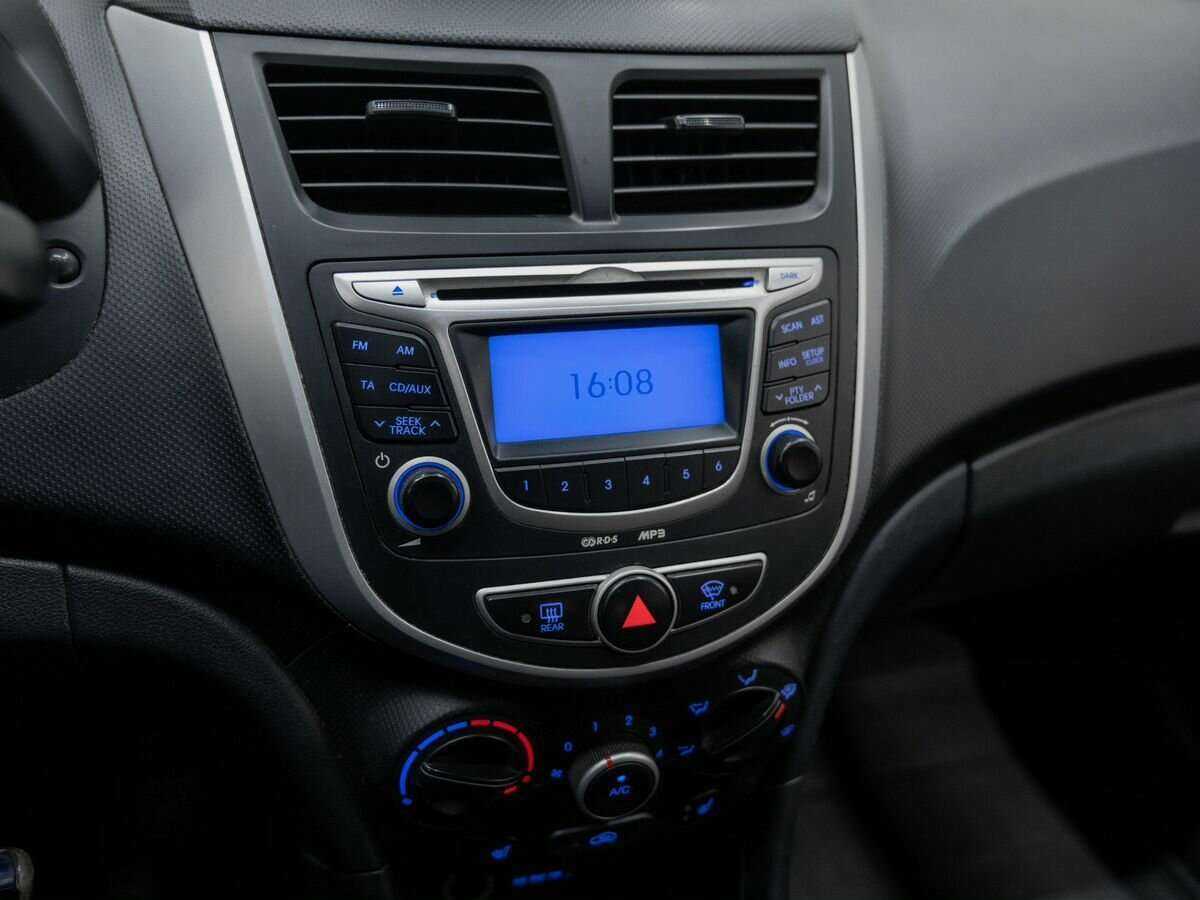 Купить Hyundai Solaris с пробегом. Фото: #19