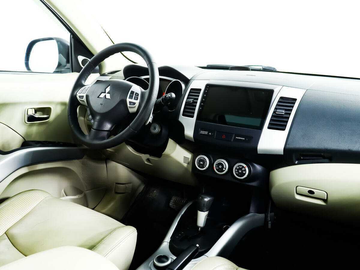 Купить Mitsubishi Outlander с пробегом. Фото: #8