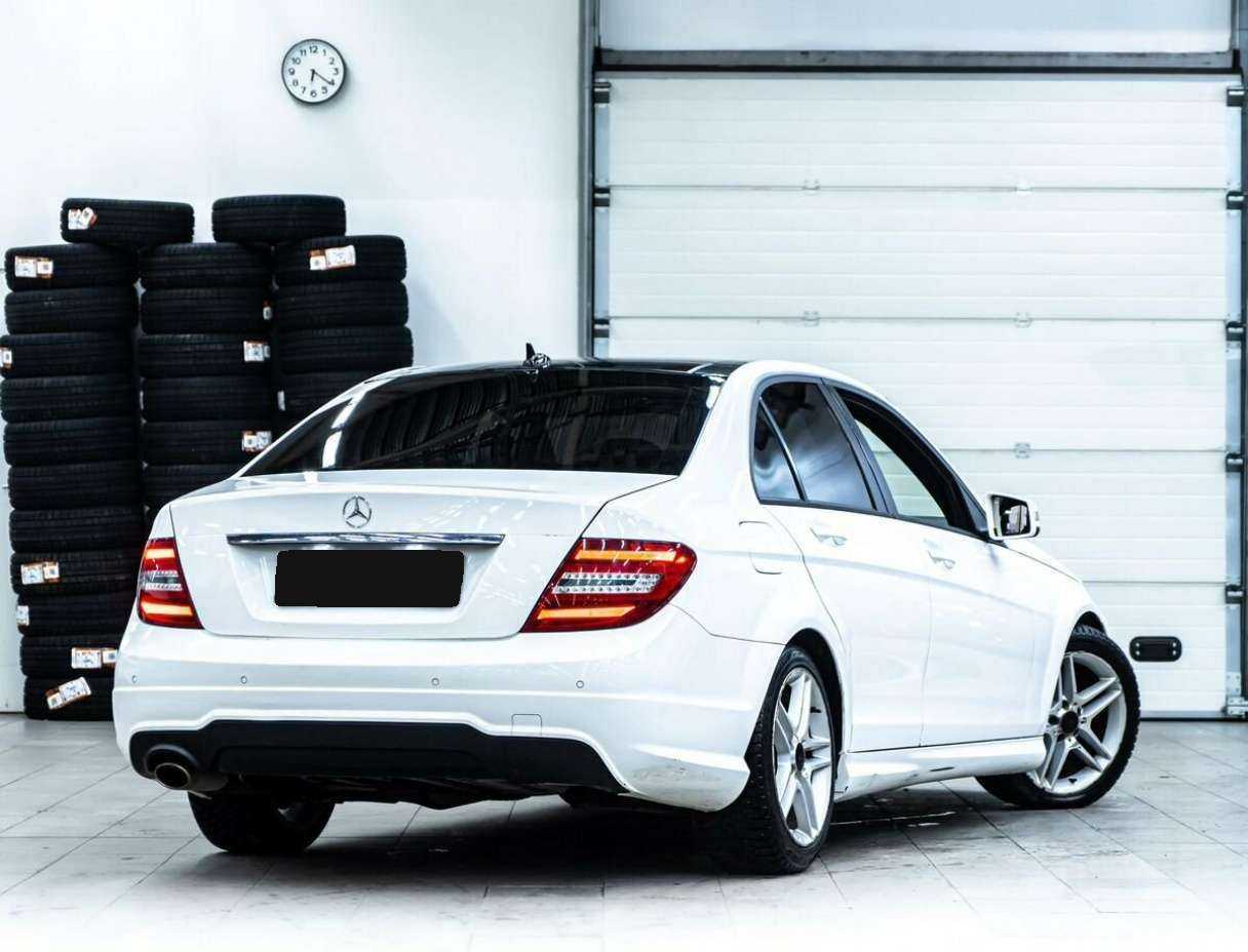 Купить Mercedes-Benz C-Класс с пробегом. Фото: #2