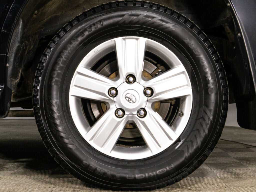 Купить Toyota Land Cruiser с пробегом. Фото: #24