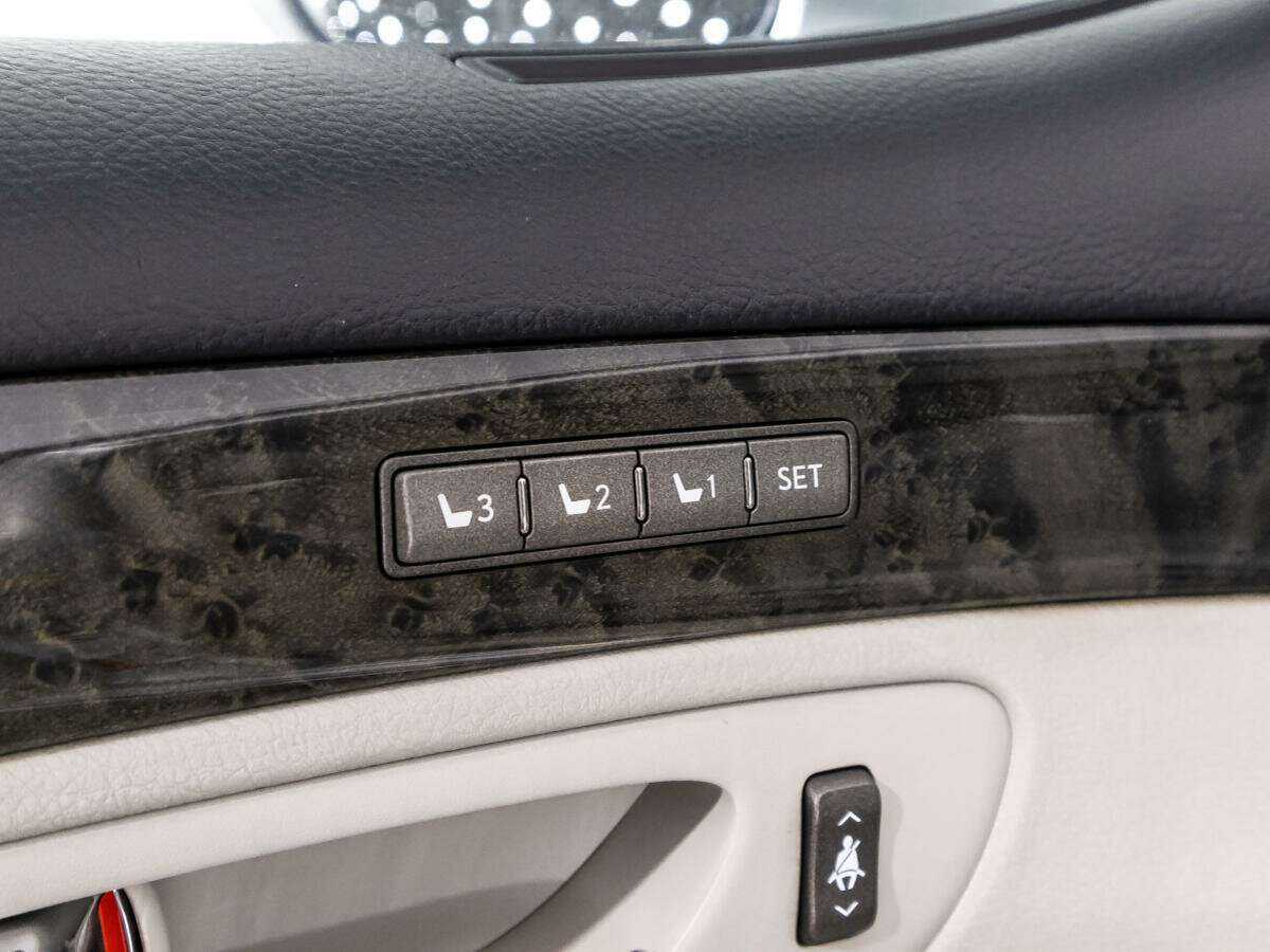 Купить Lexus LS с пробегом. Фото: #22