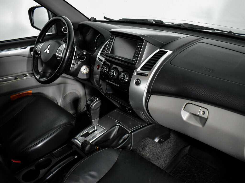 Купить Mitsubishi Pajero Sport с пробегом. Фото: #13