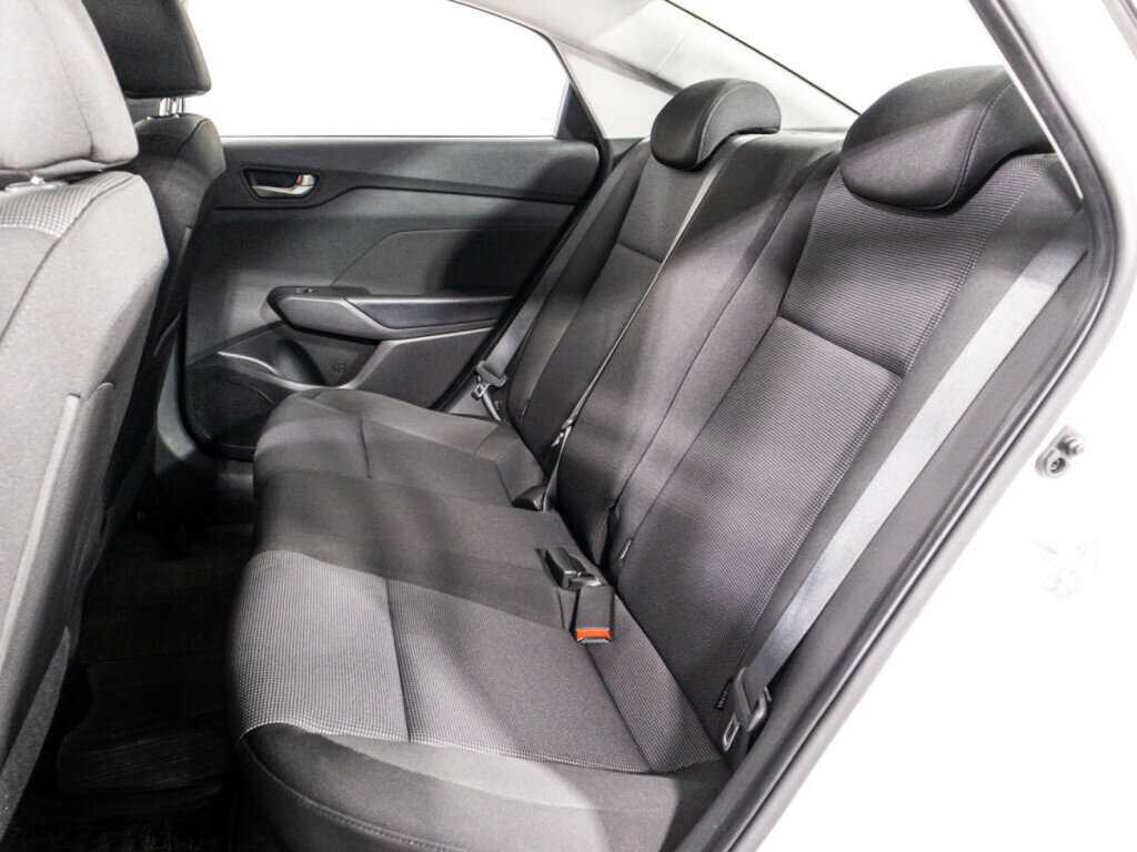 Купить Hyundai Solaris с пробегом. Фото: #9