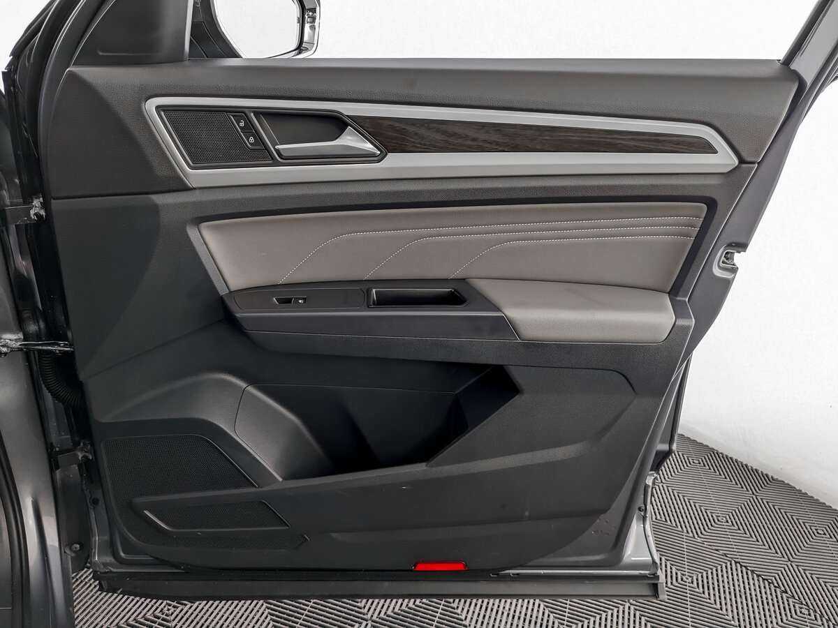 Купить Volkswagen Teramont с пробегом. Фото: #20
