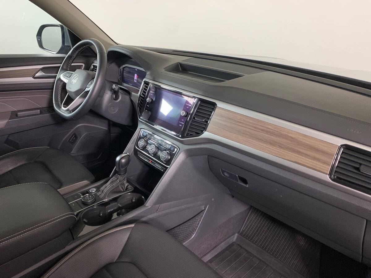 Купить Volkswagen Teramont с пробегом. Фото: #13