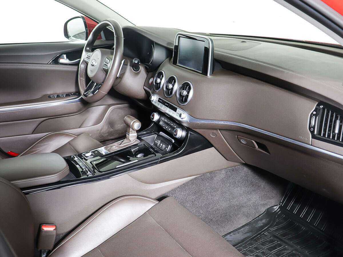 Купить Kia Stinger с пробегом. Фото: #8