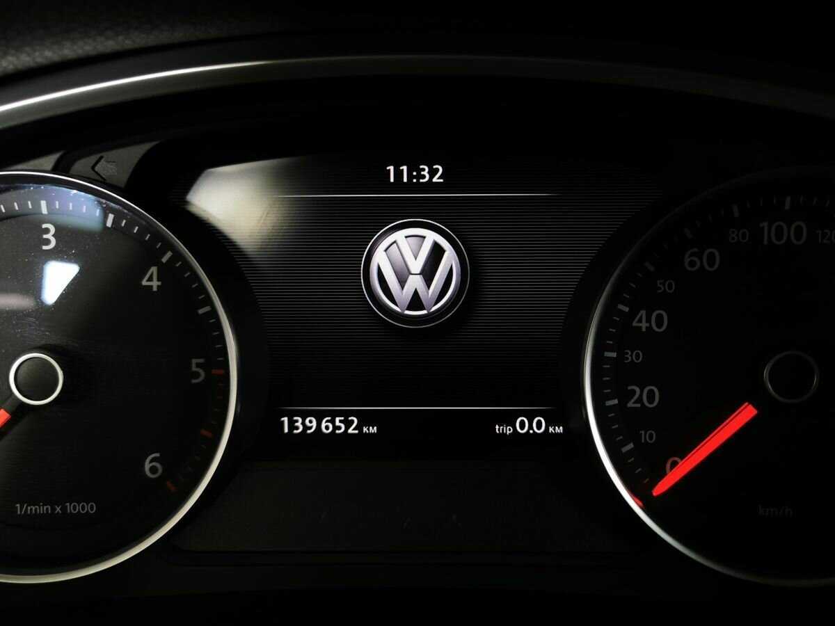 Купить Volkswagen Touareg с пробегом. Фото: #16