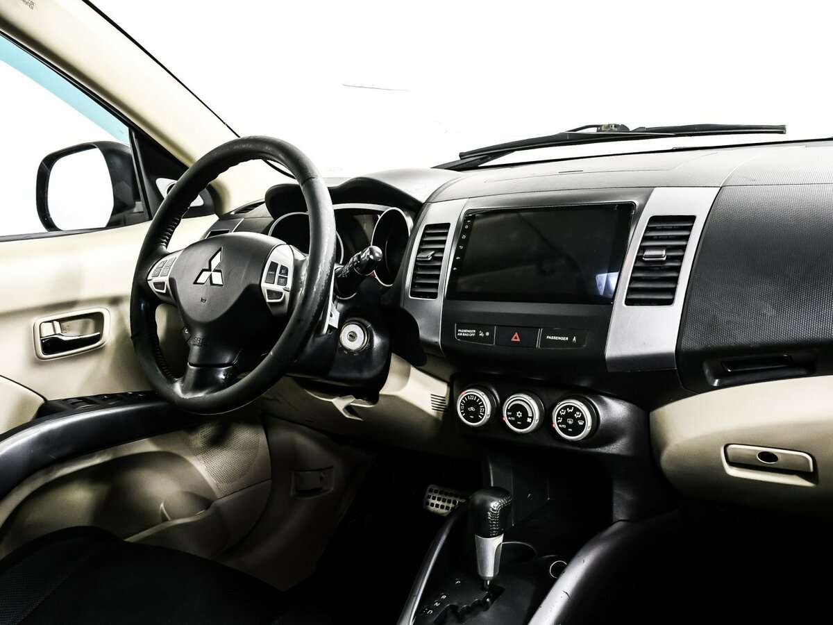 Купить Mitsubishi Outlander с пробегом. Фото: #8