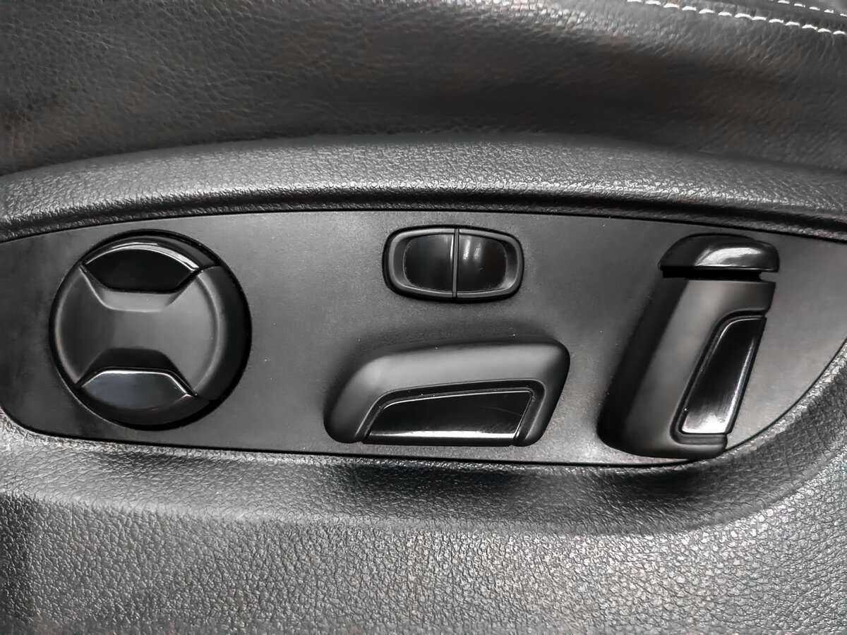 Купить Volkswagen Touareg с пробегом. Фото: #15