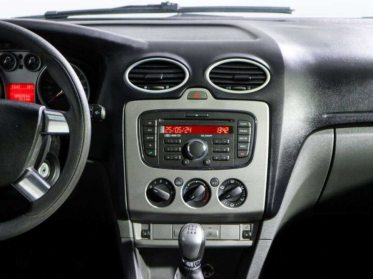 Купить Ford Focus с пробегом. Фото: #10
