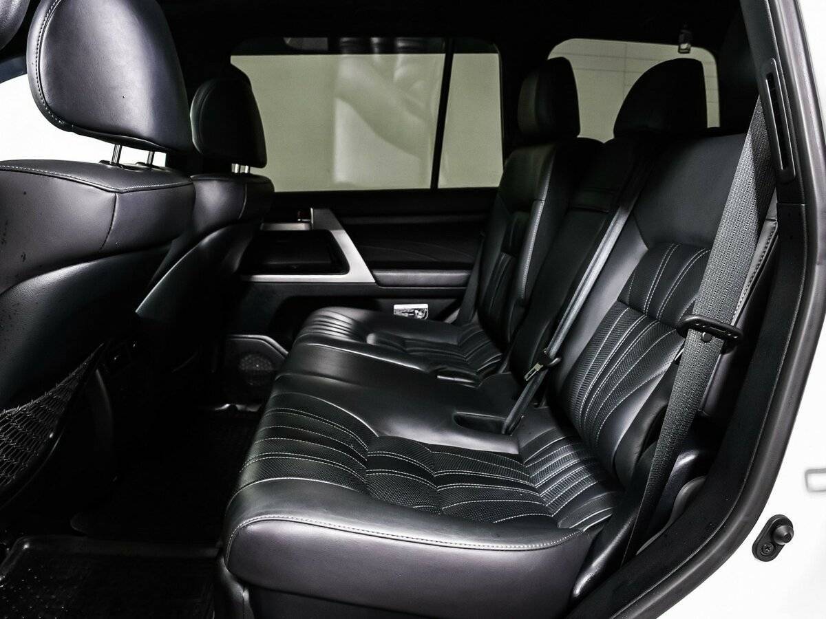 Купить Toyota Land Cruiser с пробегом. Фото: #11