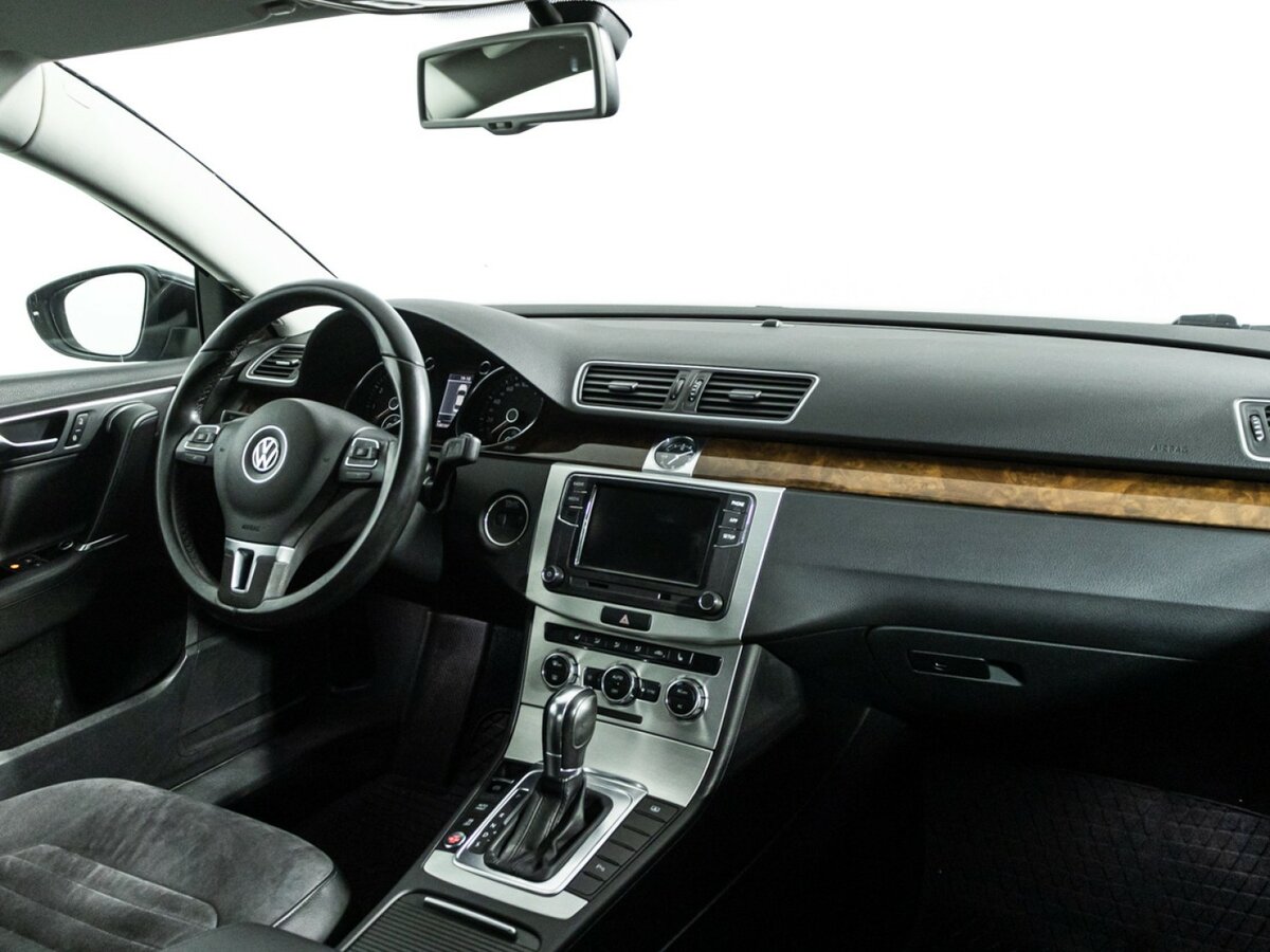 Купить Volkswagen Passat с пробегом. Фото: #8