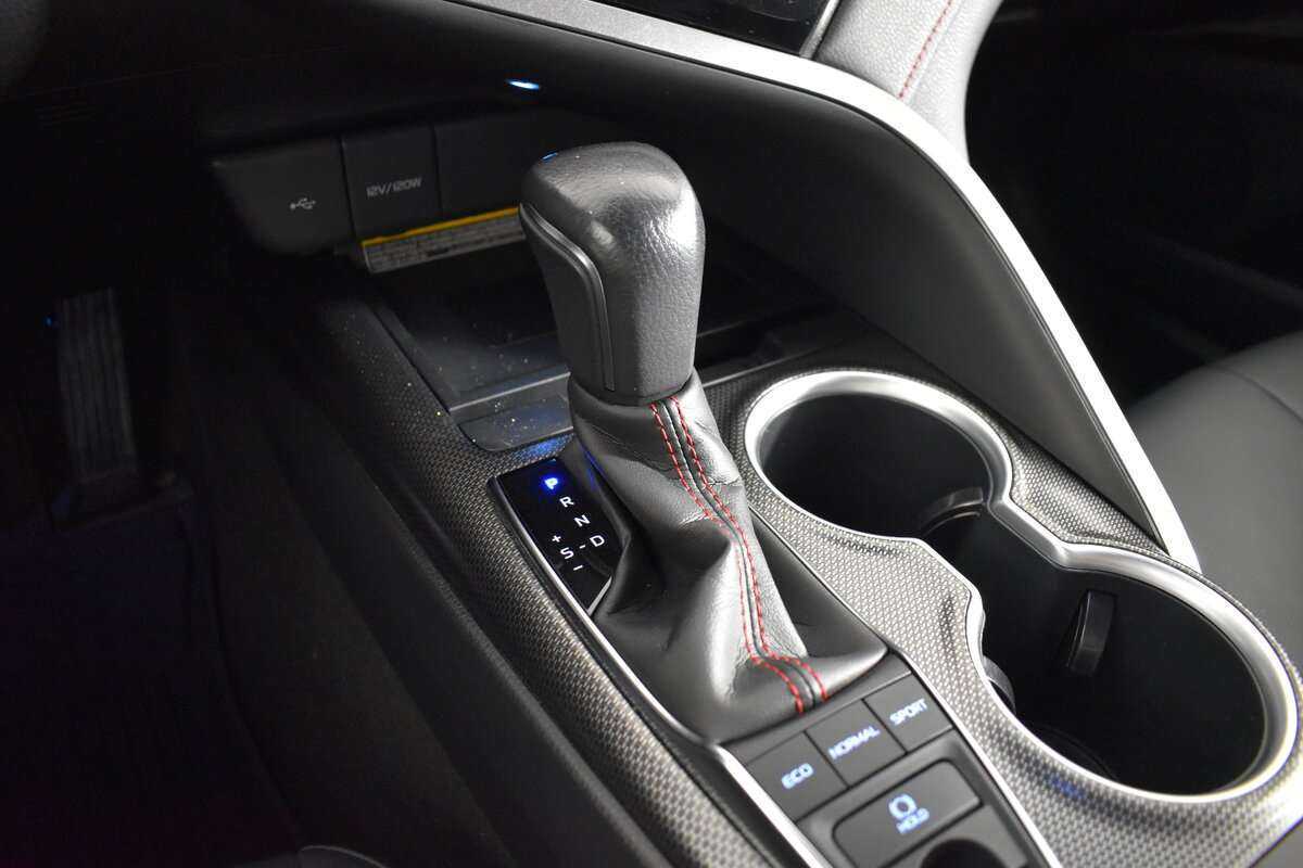 Купить Toyota Camry с пробегом. Фото: #13