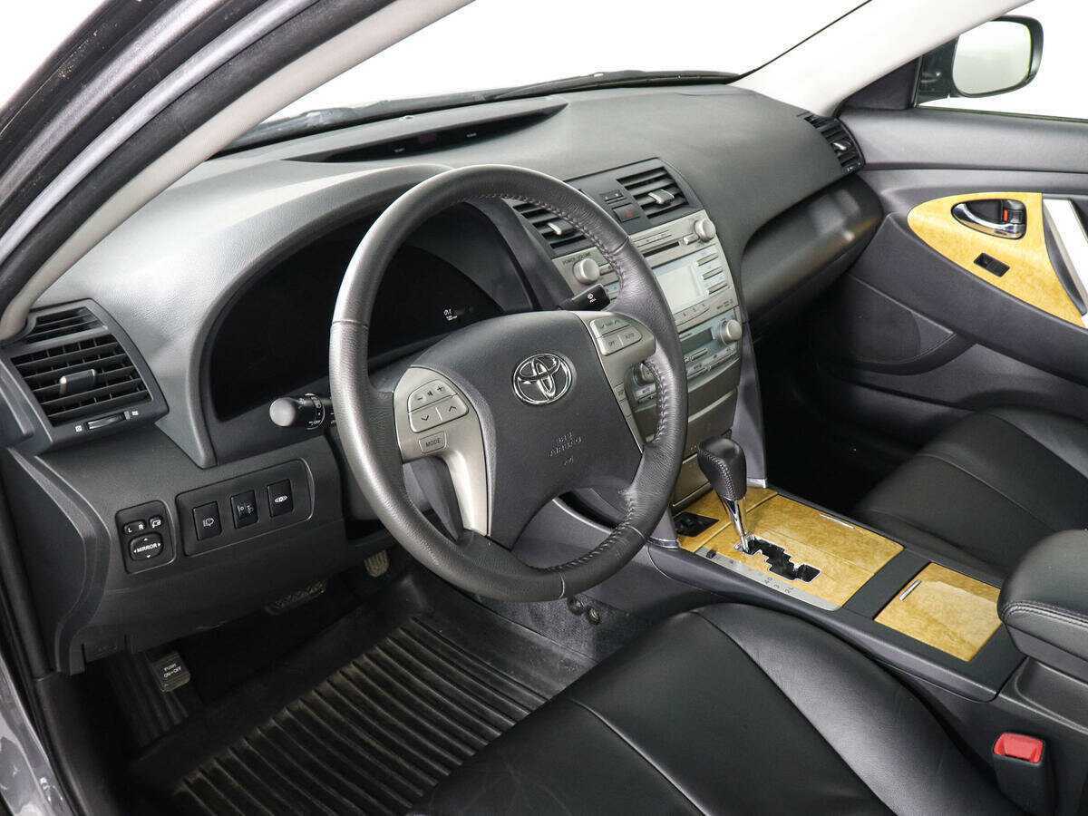 Купить Toyota Camry с пробегом. Фото: #8