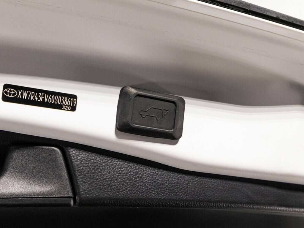 Купить Toyota RAV4 с пробегом. Фото: #14