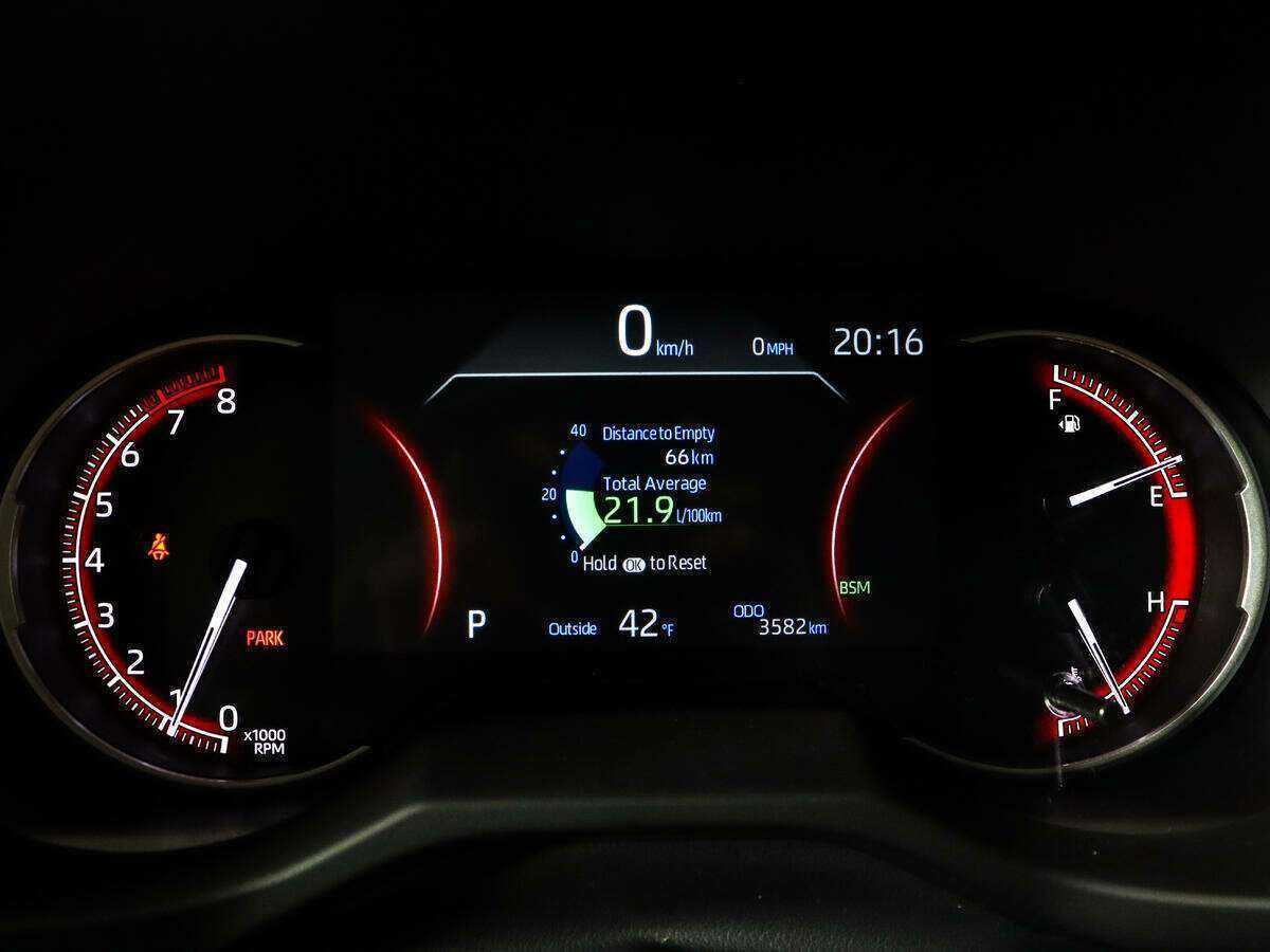 Купить Toyota RAV4 с пробегом. Фото: #8