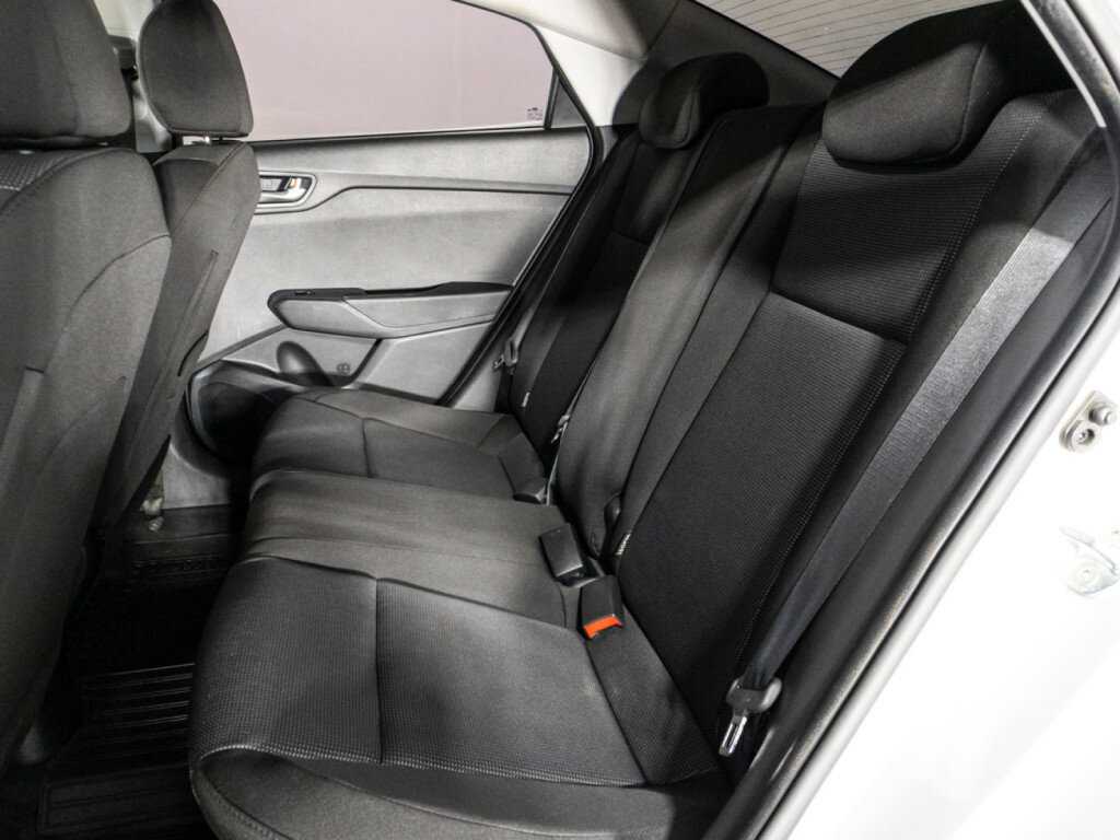 Купить Hyundai Solaris с пробегом. Фото: #9