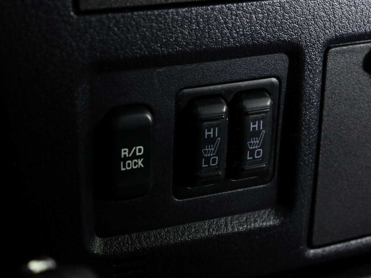 Купить Mitsubishi Pajero с пробегом. Фото: #18