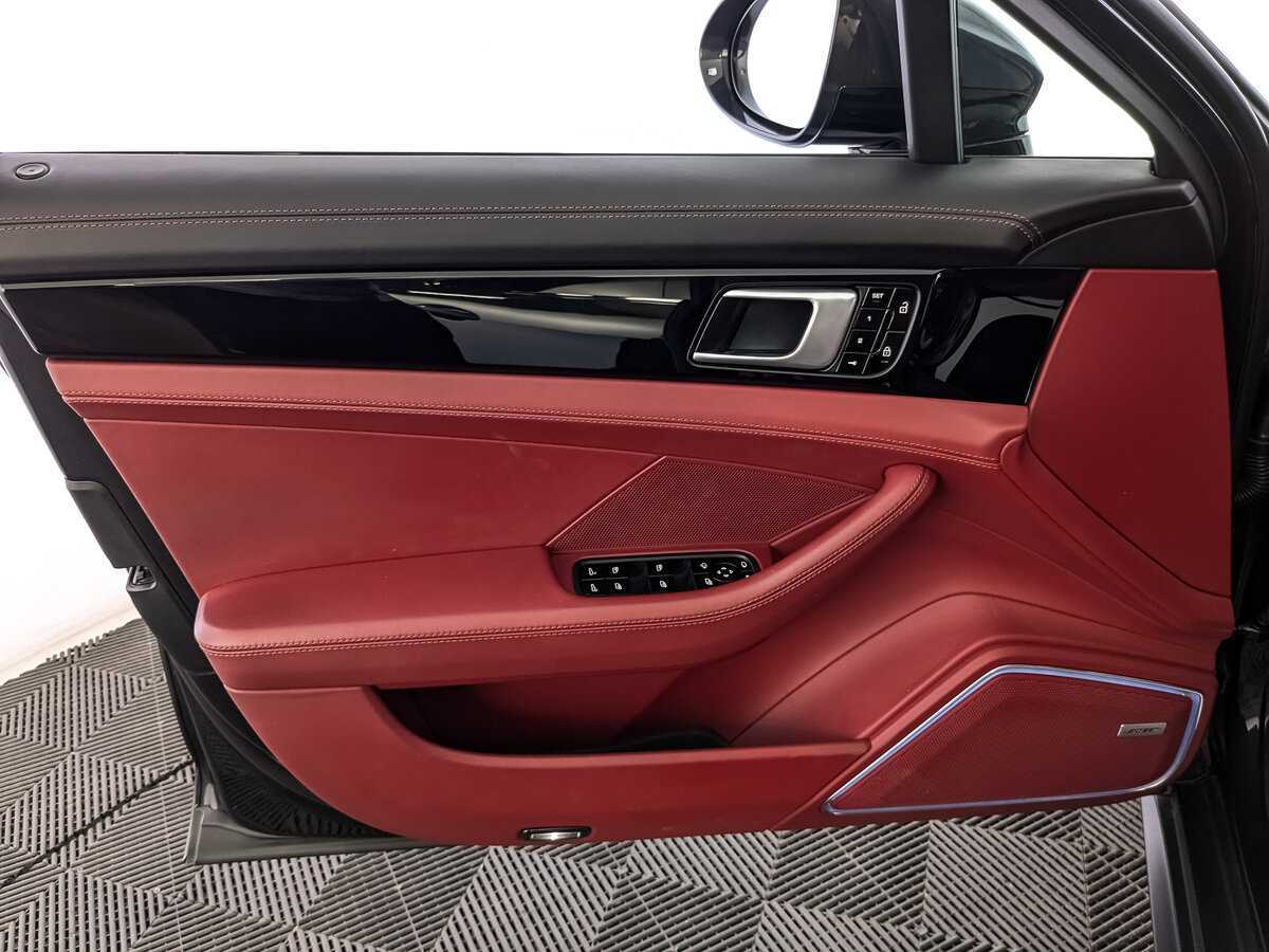 Купить Porsche Panamera с пробегом. Фото: #17